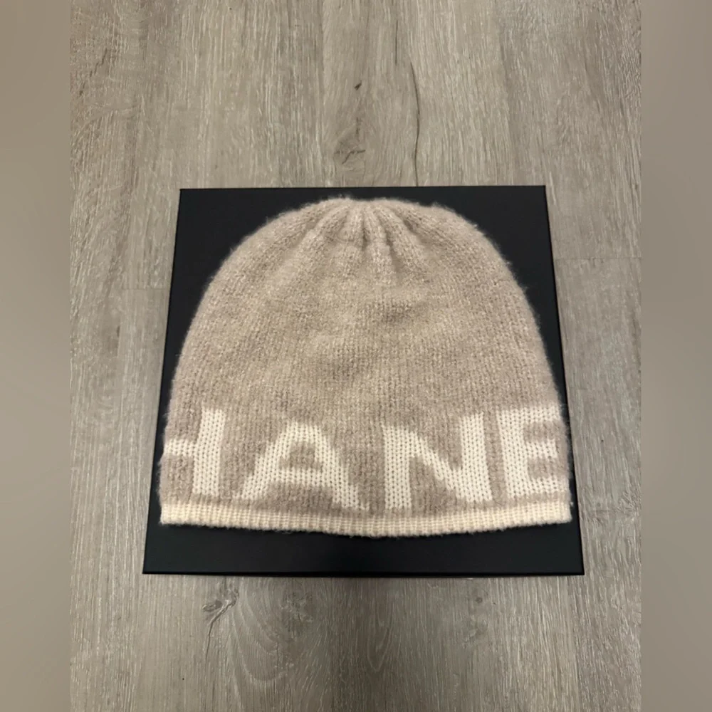 Chanel Beige Cashmere Beanie - Picture 2 of 6